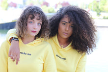 Lade das Bild in den Galerie-Viewer, Hoodie femme "Foda-se" Yellow